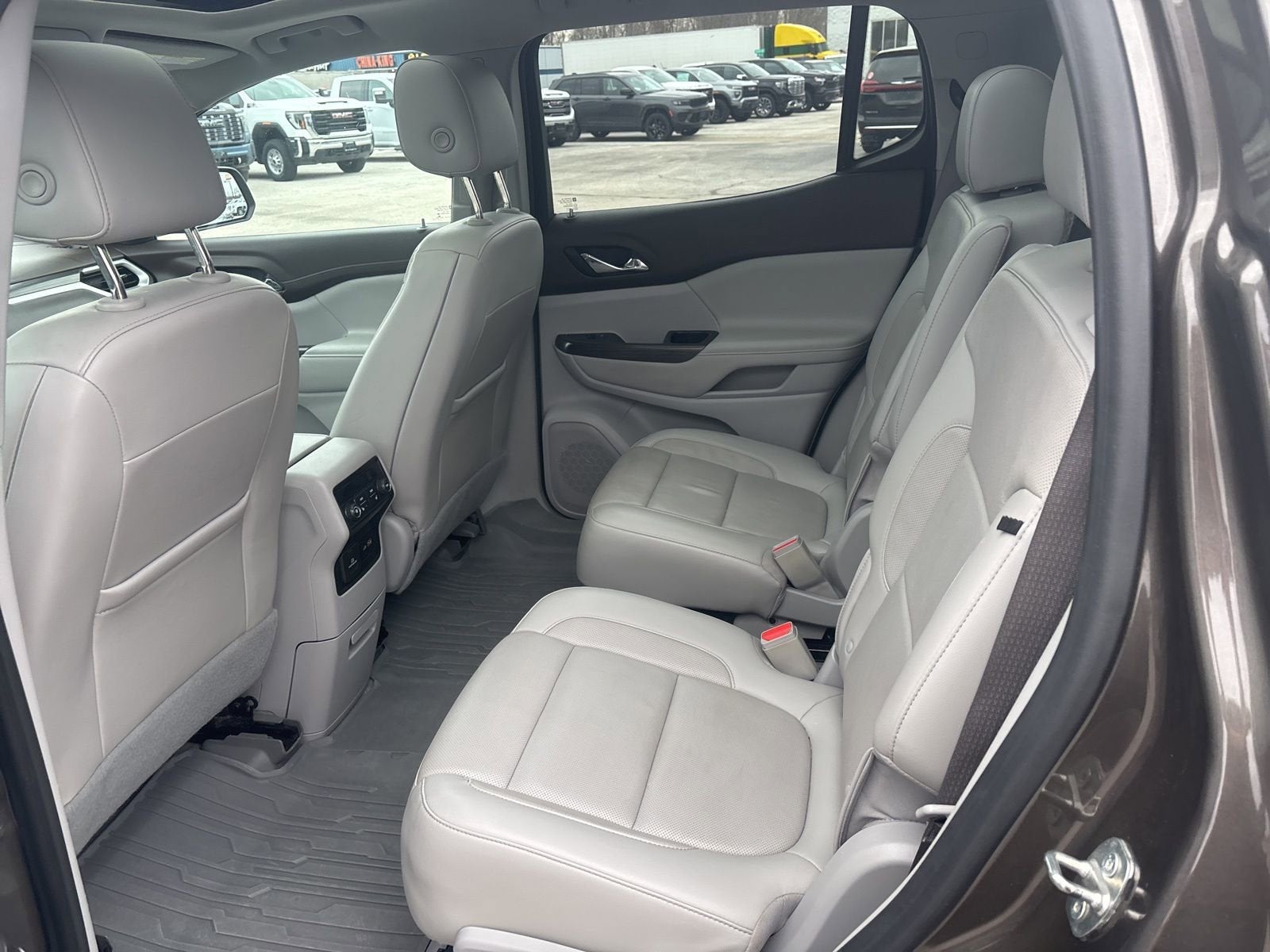 2020 GMC Acadia SLT - Photo 10