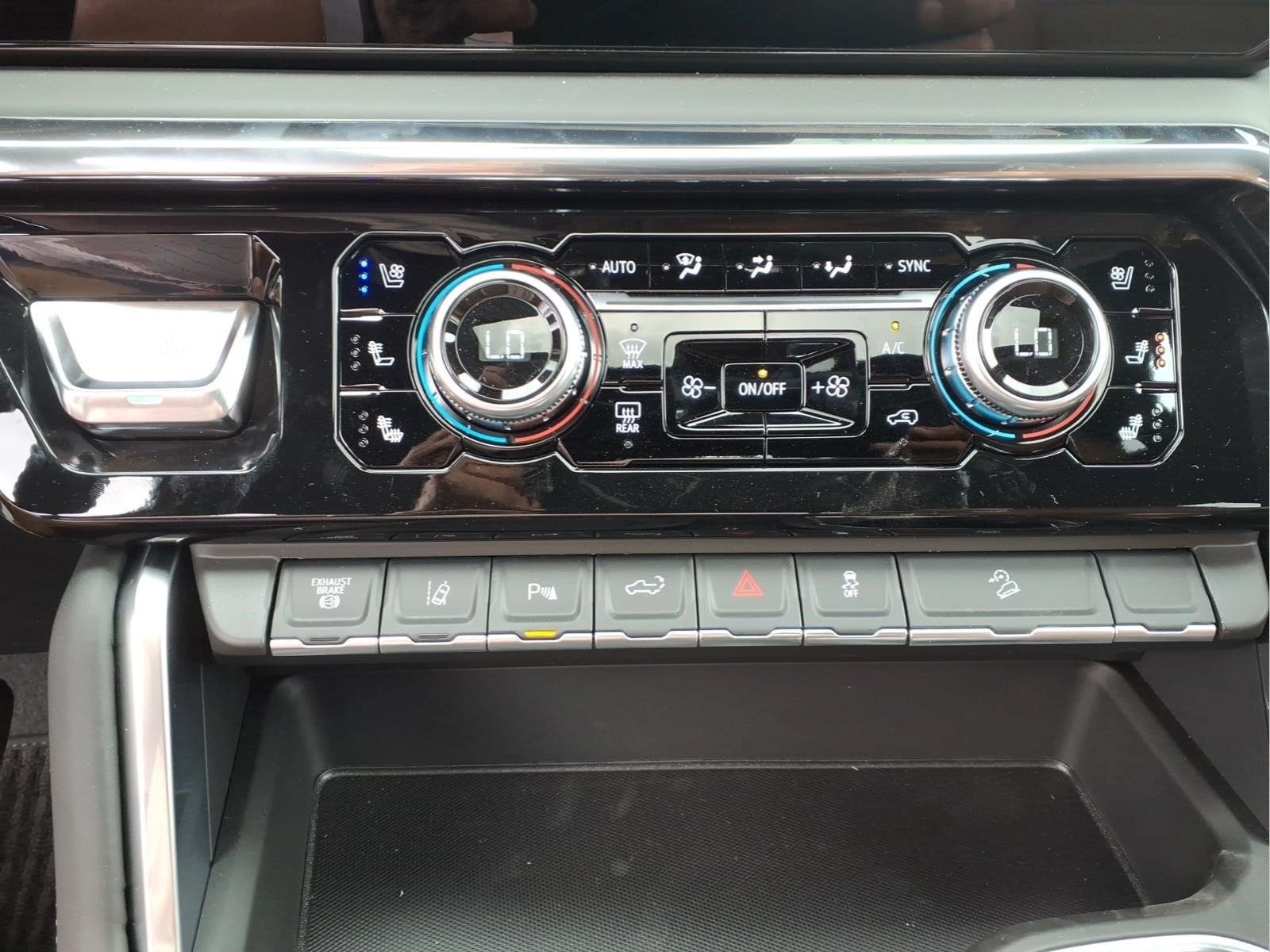 2026 GMC Sierra 2500HD Denali Ultimate - Photo 13