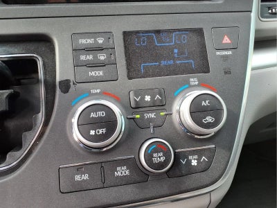 2018 Toyota Sienna LE Auto Access Seat