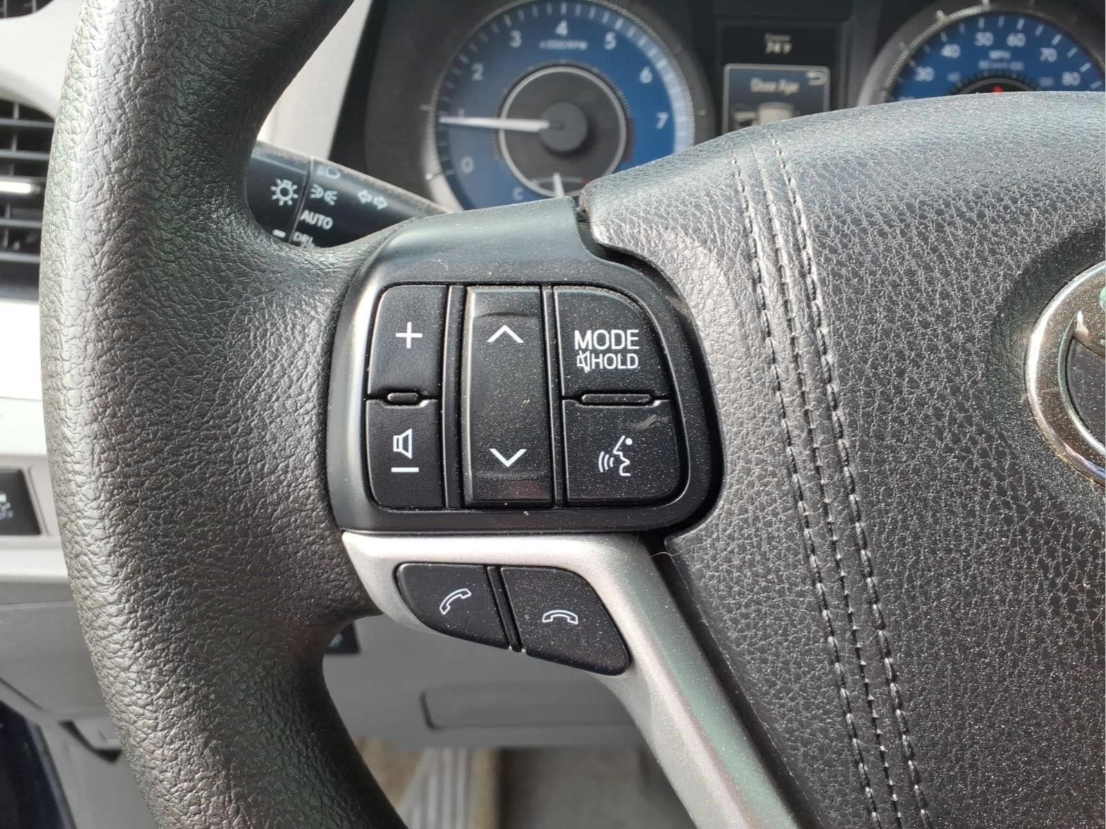 2018 Toyota Sienna LE Auto Access Seat