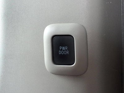 2018 Toyota Sienna LE Auto Access Seat