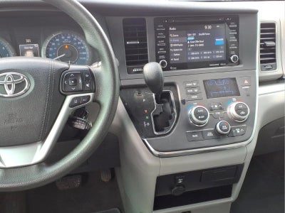 2018 Toyota Sienna LE Auto Access Seat