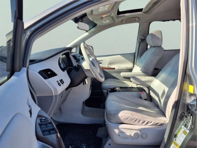 2011 Toyota Sienna XLE AAS